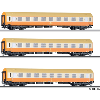 Personenwagenset &bdquo;St&auml;dteexpress&ldquo; der DR, bestehend aus drei Reisezugwagen Typ Y/B70, Ep. IV
